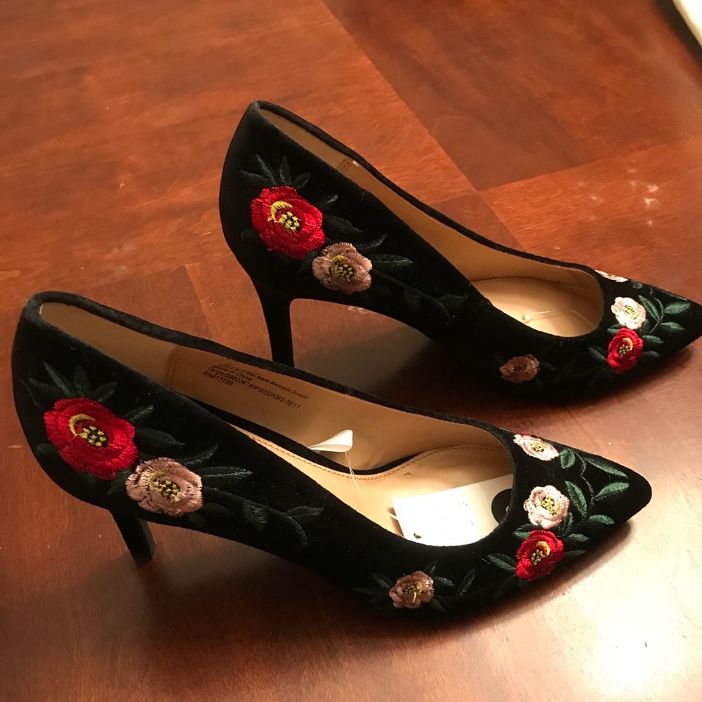 Pretty floral pumps!